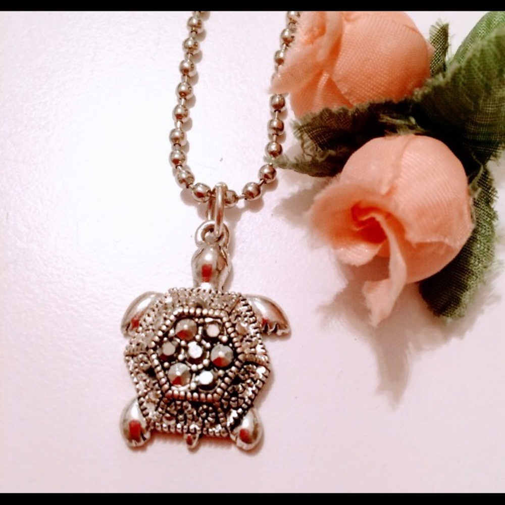 Silver turtle charm necklace new